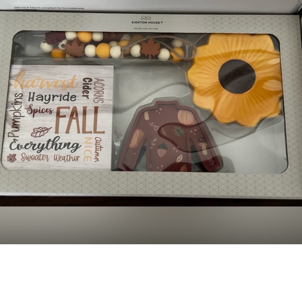 Charming Fall Decor Set Perfect for Display - Picture 2 of 11